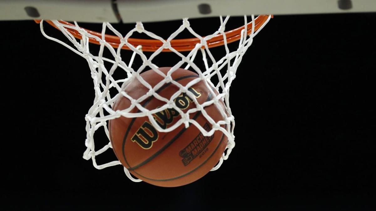 Basketball im Korb